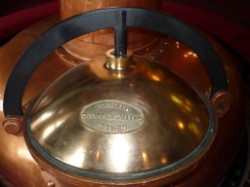 ausgediente Pott-Still-Brennblase im Visitorcenter von Glenfarclas ausgediente Pott-Still-Brennblase im Visitorcenter von Glenfarclas